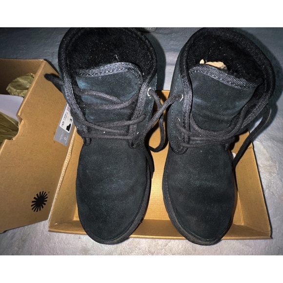 Men’s UGGs Neumel Black Ankle Boots - Picture 2 of 9